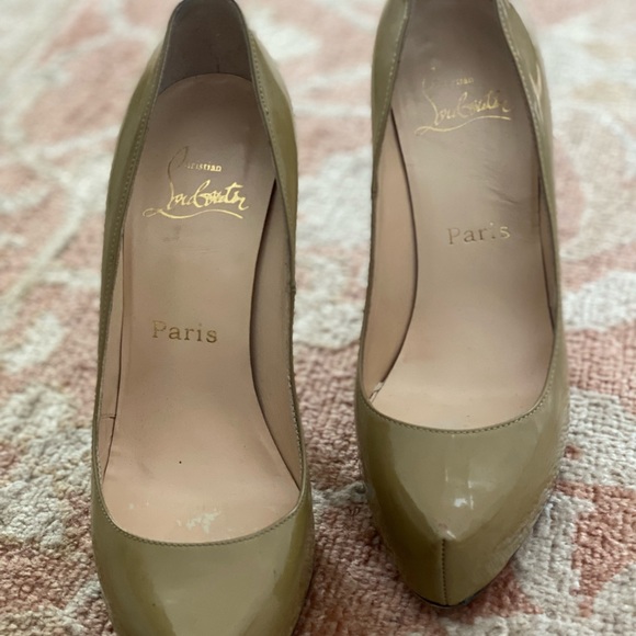Christian Louboutin tan leather platform pumps - Picture 2 of 11